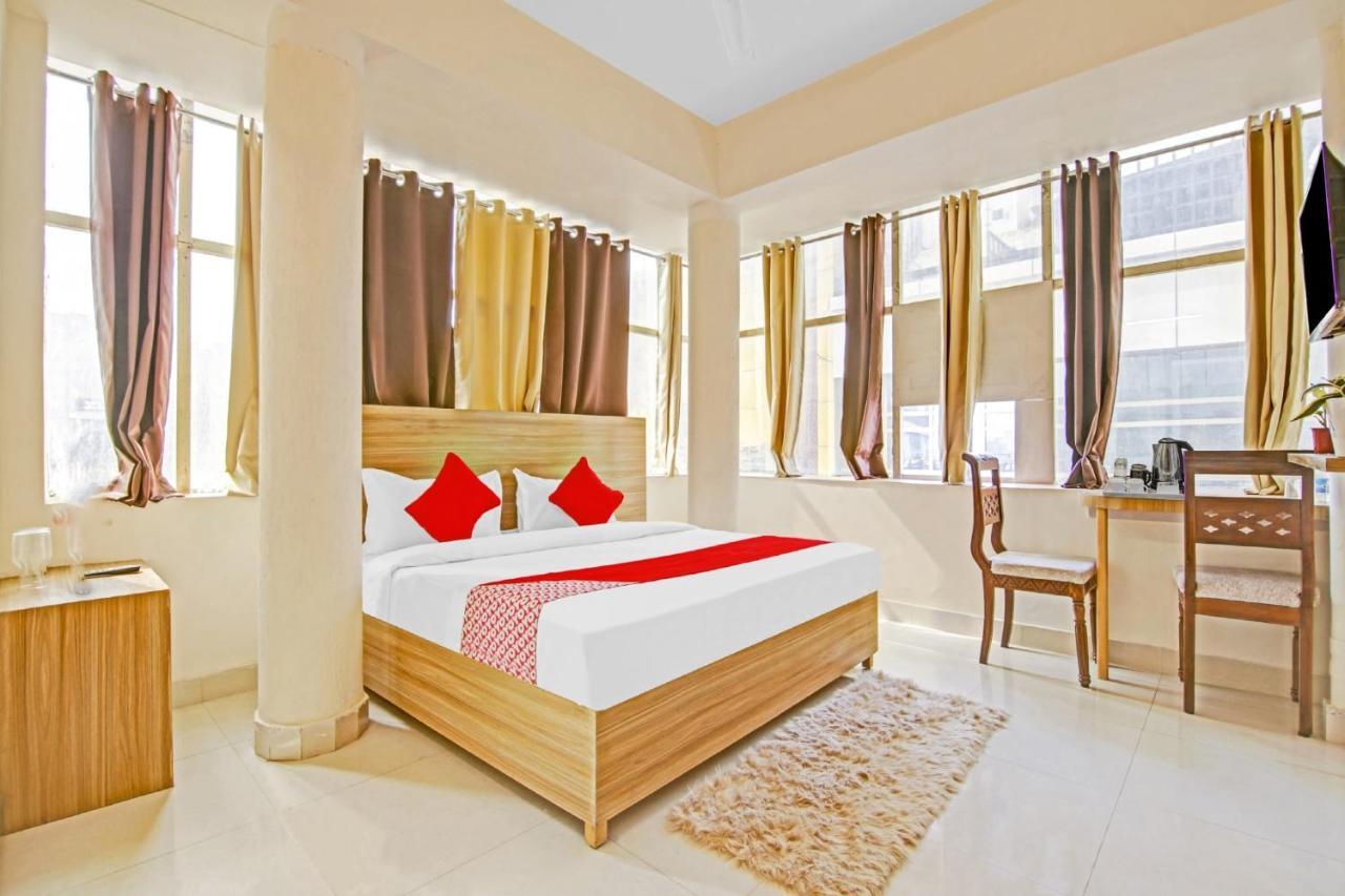 Oyo Flagship 80772 Hotel The Grand Rdc Ghaziabad Exterior foto